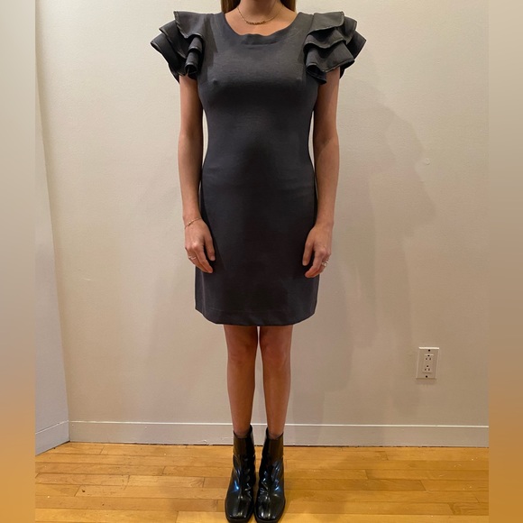 ✖️Cute Ruffle Sleeve Dress ✖️ - Picture 7 of 7